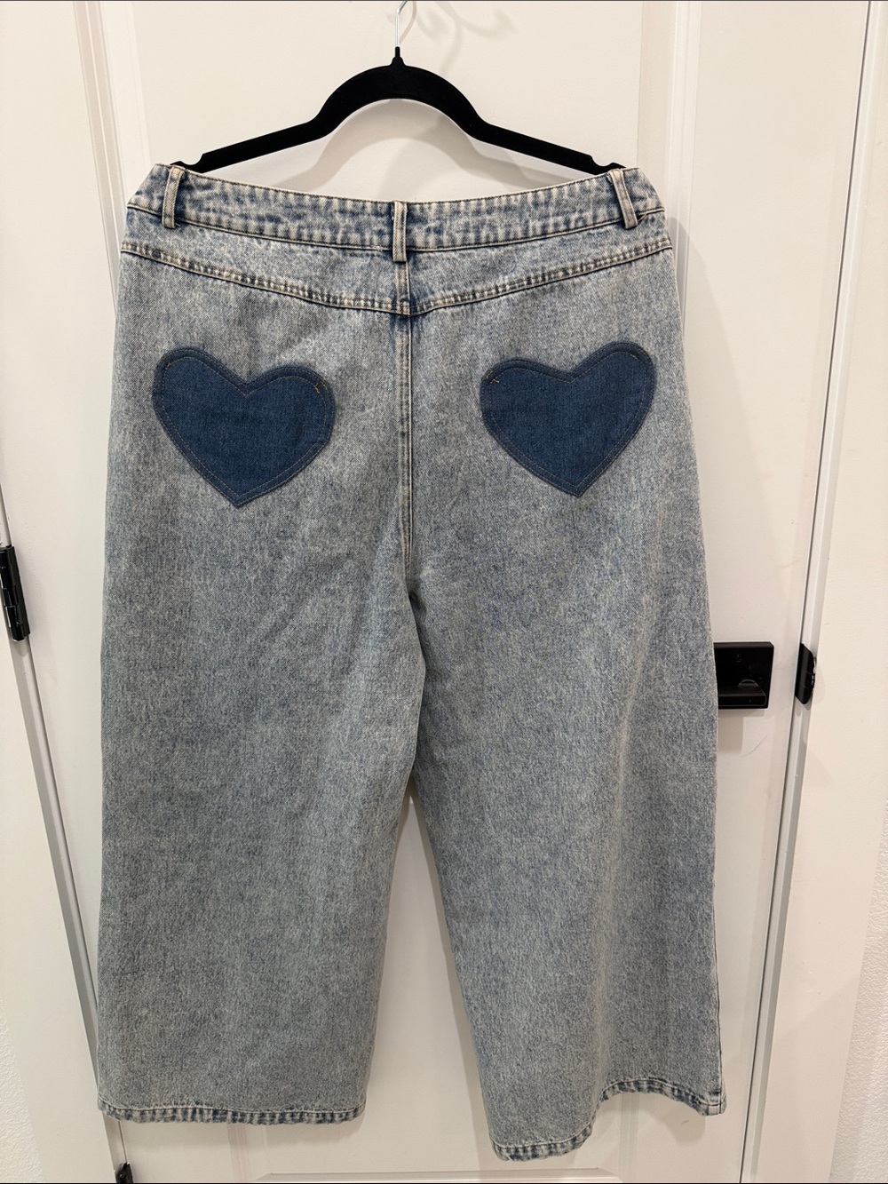 Classic Light Wash Heart Patch Women’s Jeans NWT